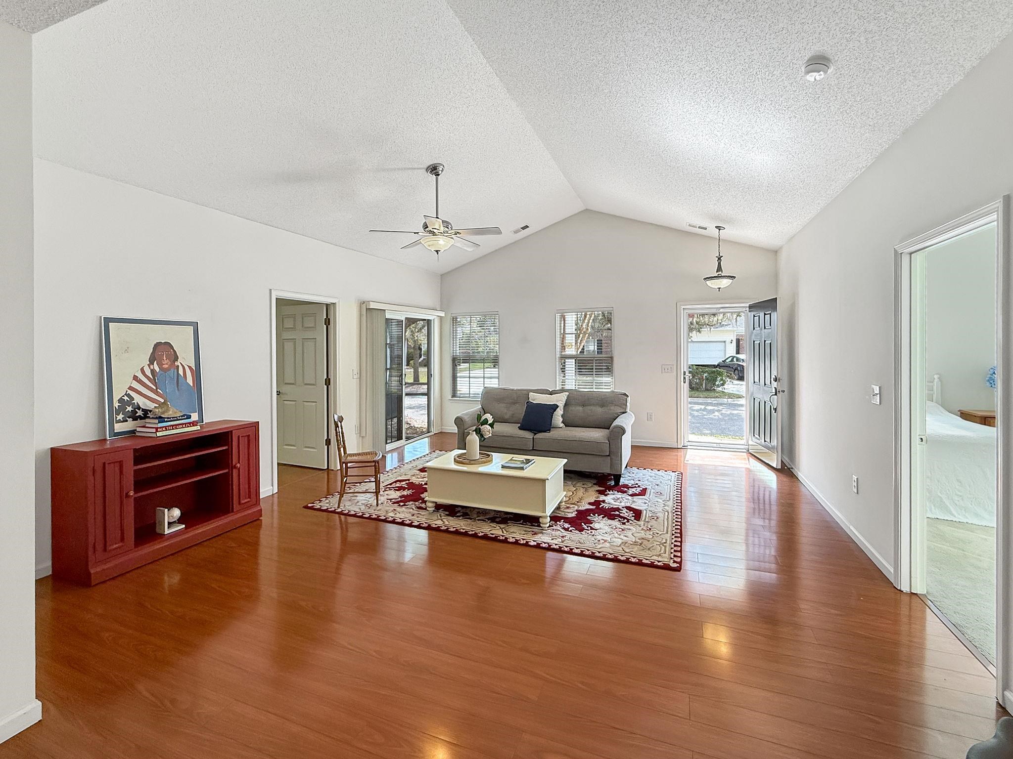 184-2 Red Rose Blvd. 