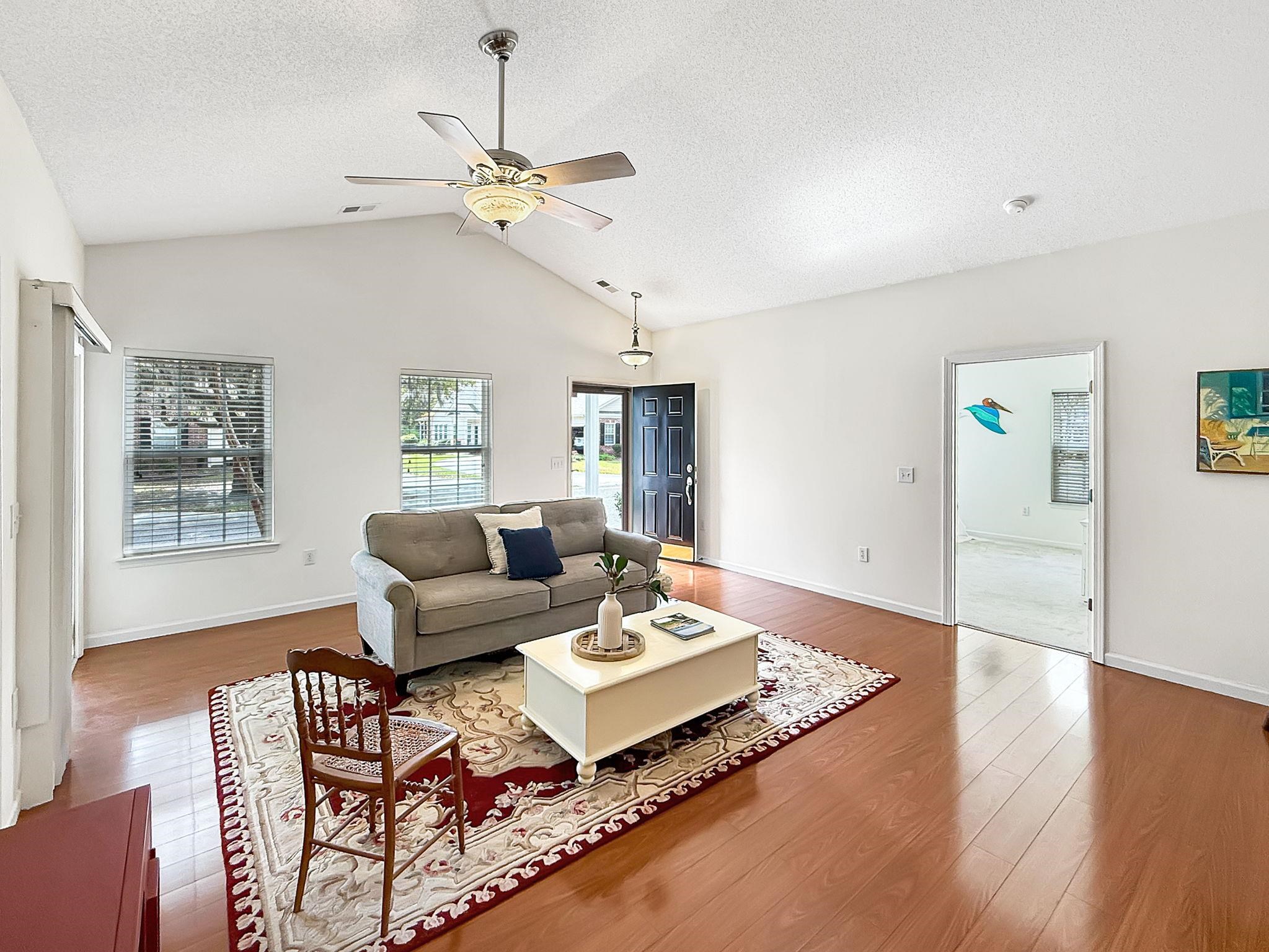 184-2 Red Rose Blvd. 