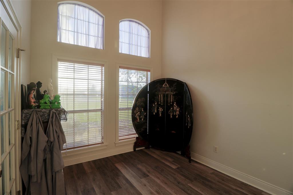 612 Colonial Dr Drive — photo 3