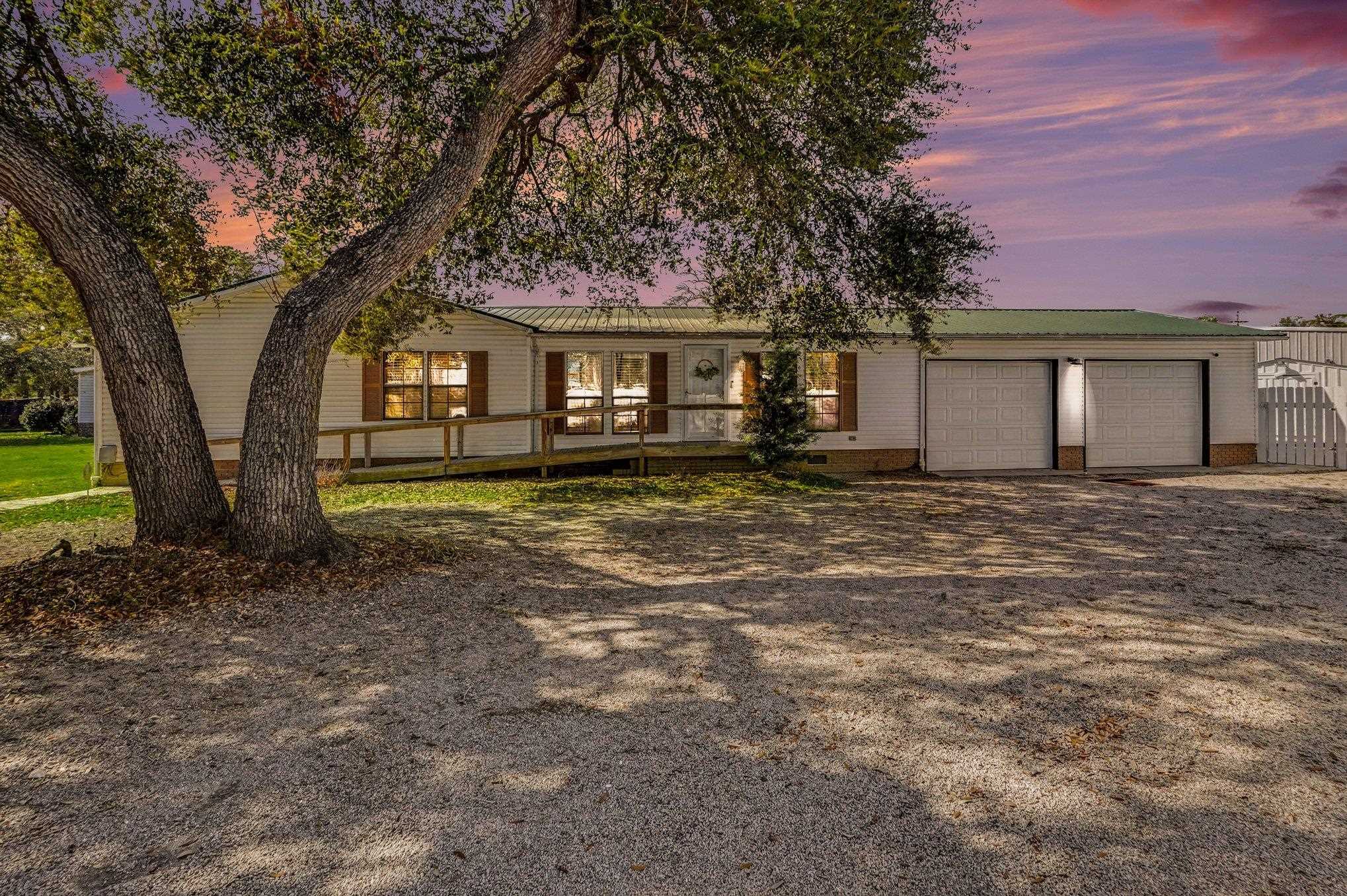 784 Lewis Ln. 