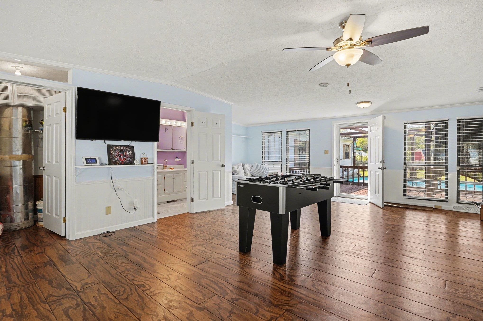 784 Lewis Ln. 