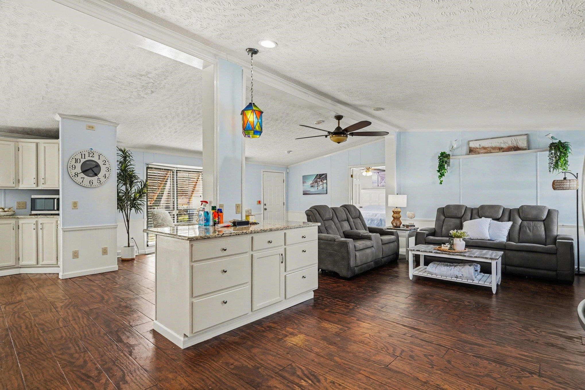 784 Lewis Ln. 