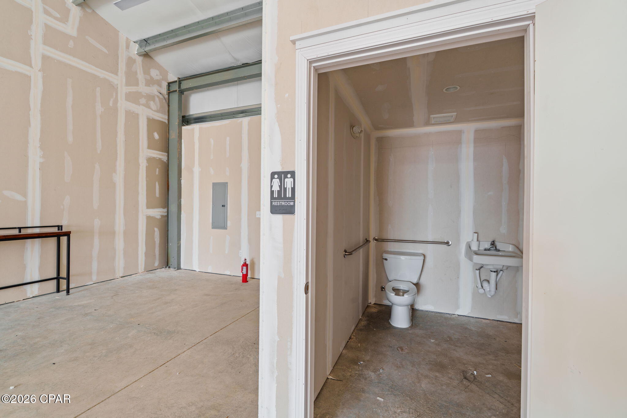 Image 3 For 1013 Transmitter Road