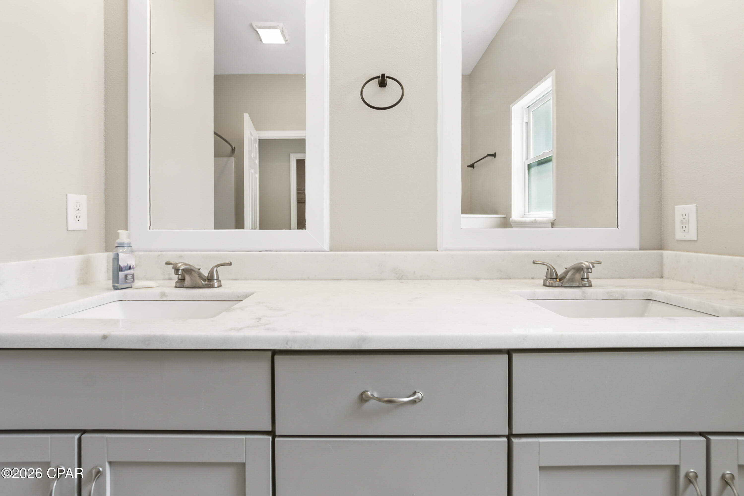 Image 15 For 403 East Avenue