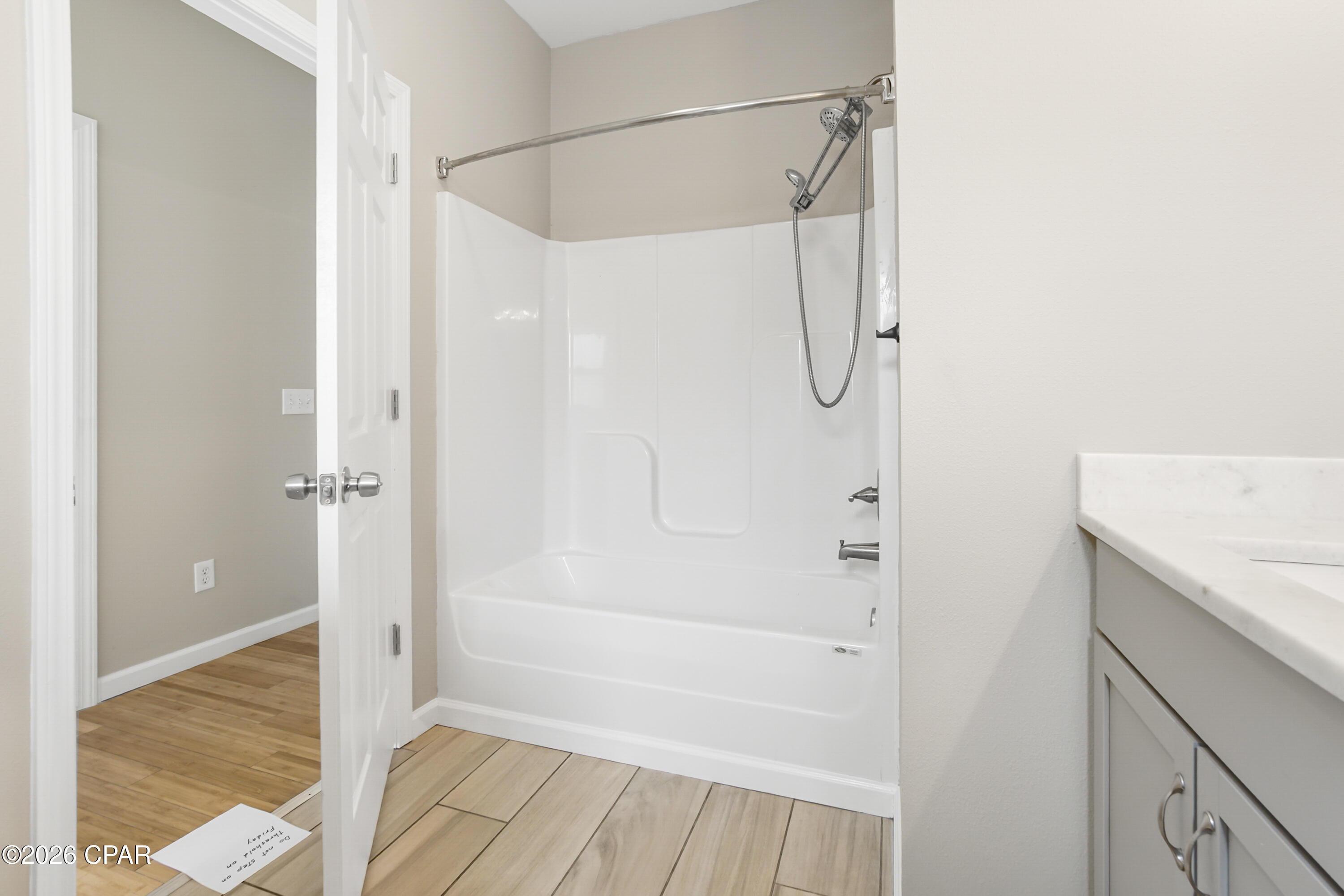 Image 19 For 403 East Avenue