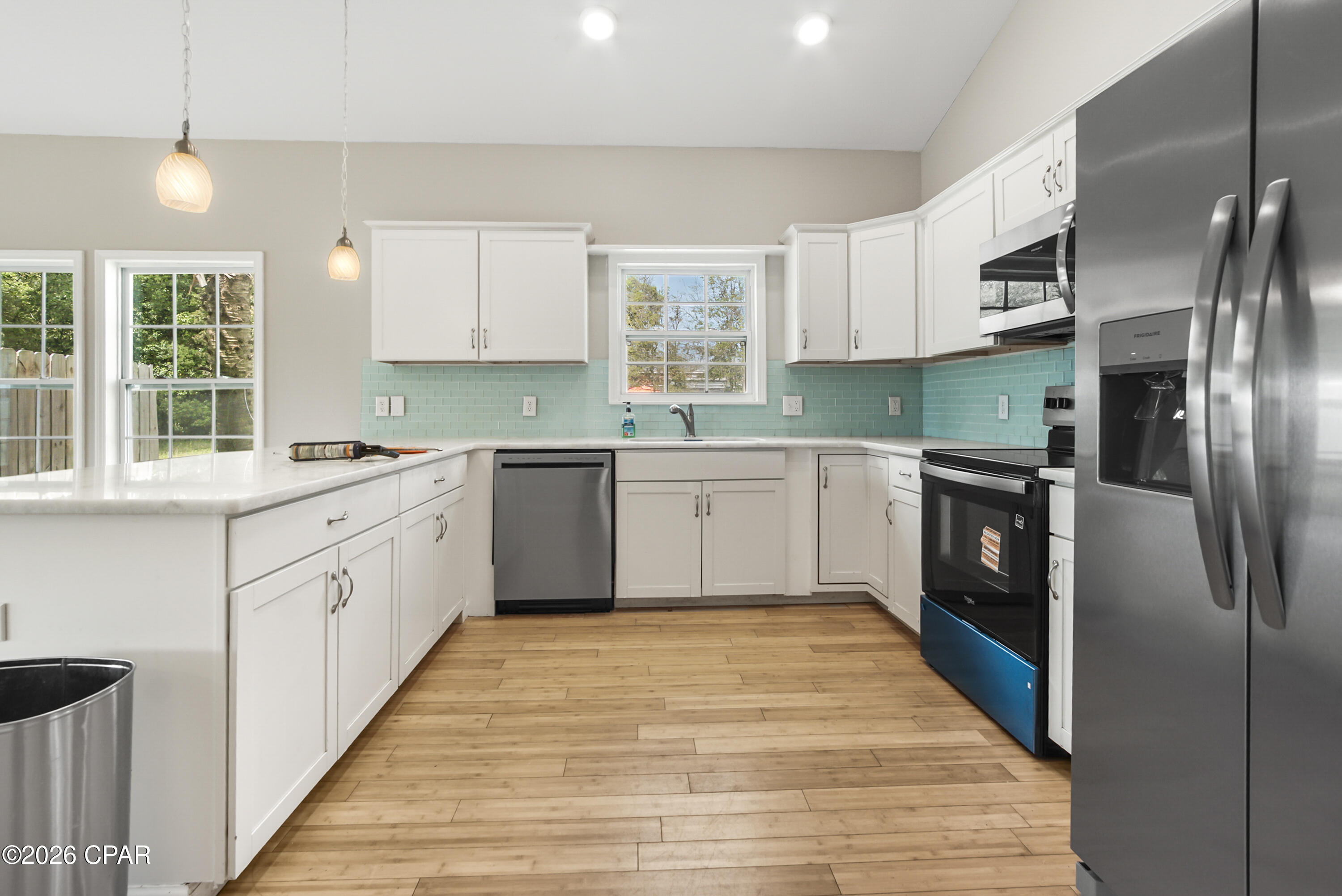 Image 21 For 403 East Avenue