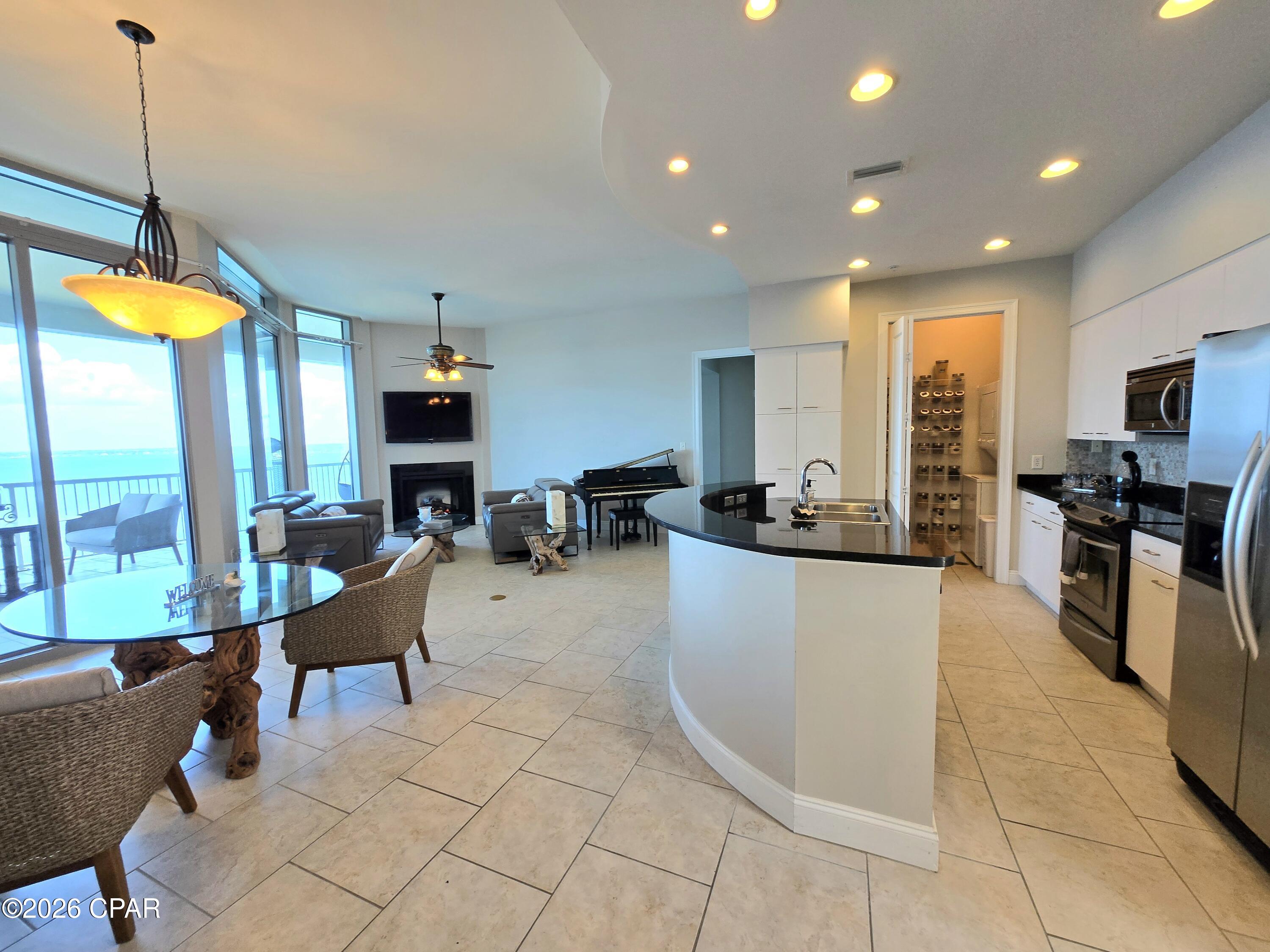 Image 18 For 6422 Highway 98  1403