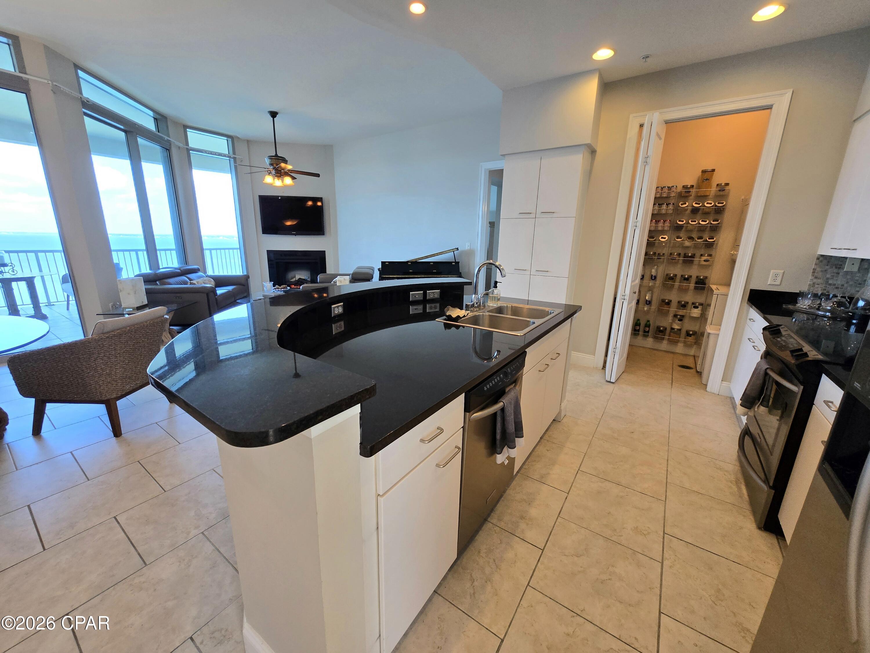 Image 5 For 6422 Highway 98  1403