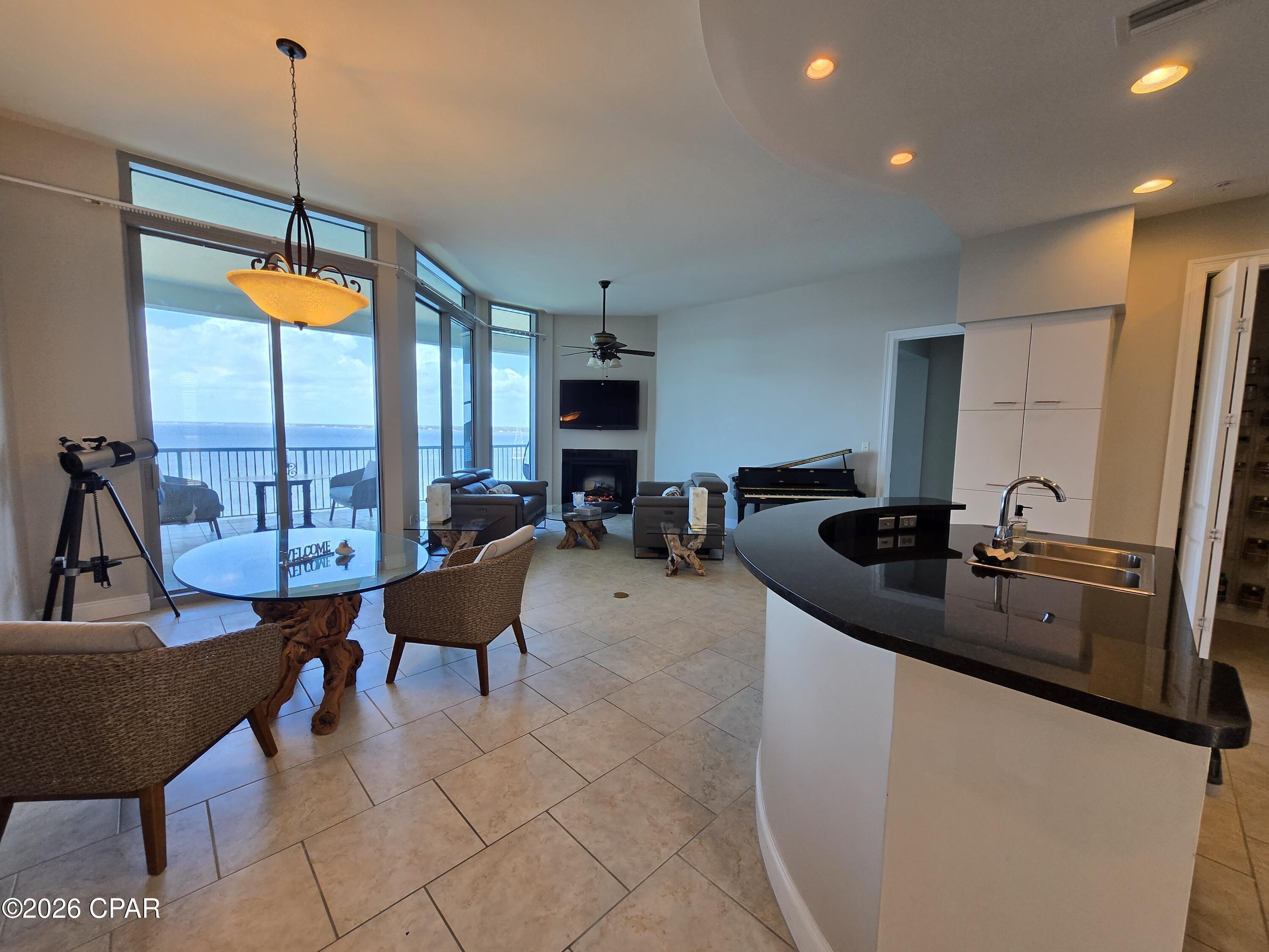 Image 7 For 6422 Highway 98  1403