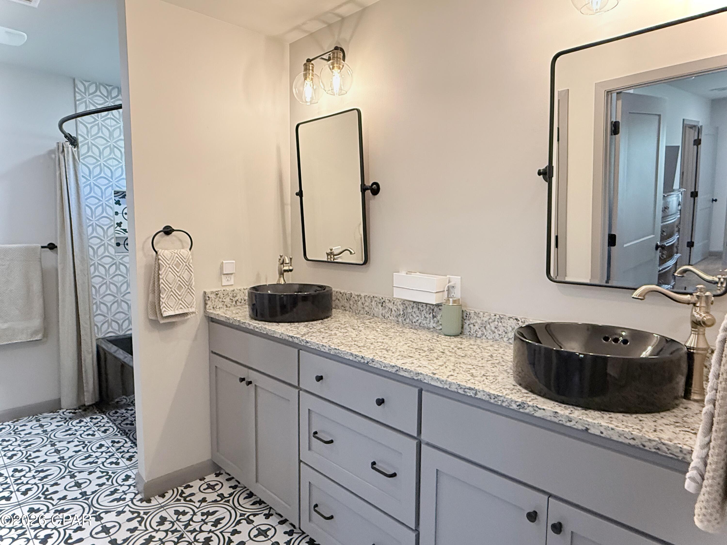 Image 11 For 3001 Russ Road