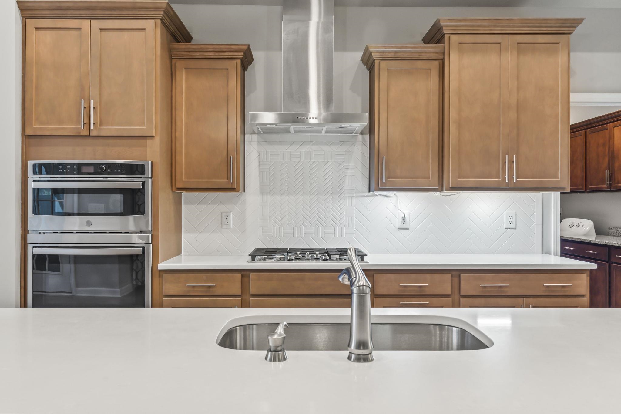 2608144 | Photo 8