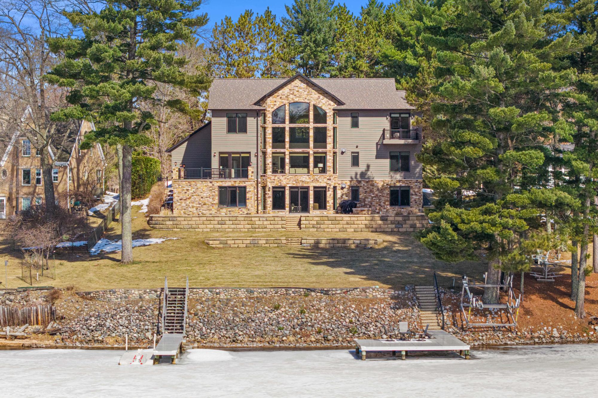 Minocqua Lake house picture