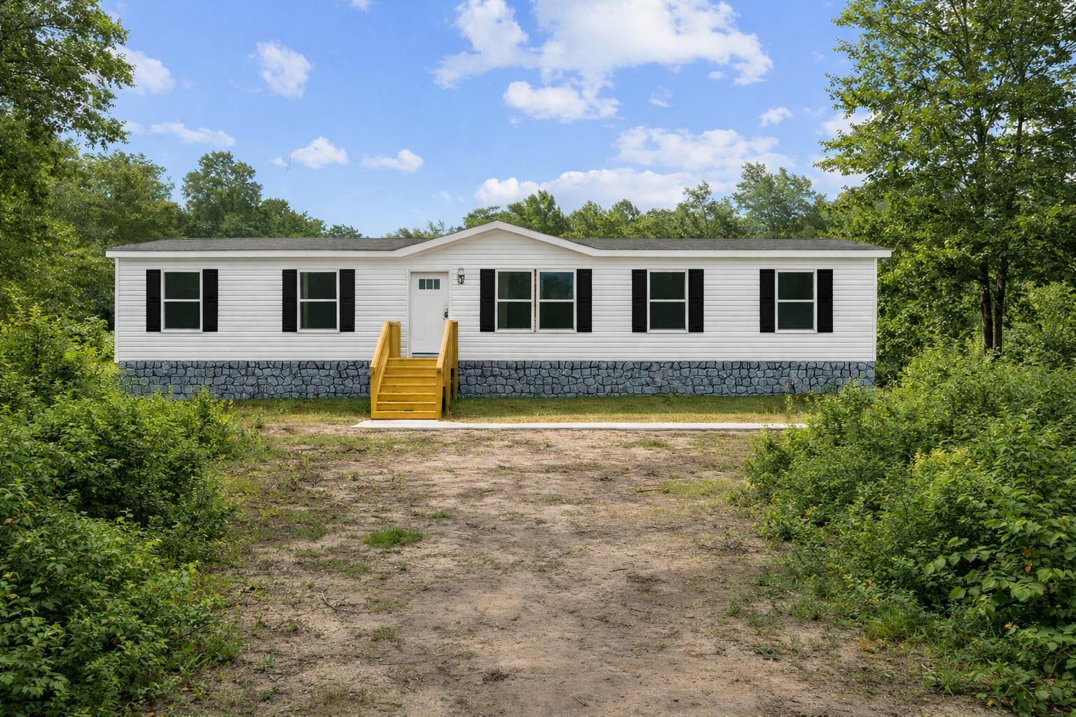 110 Lunar Ln Loris, SC 29569