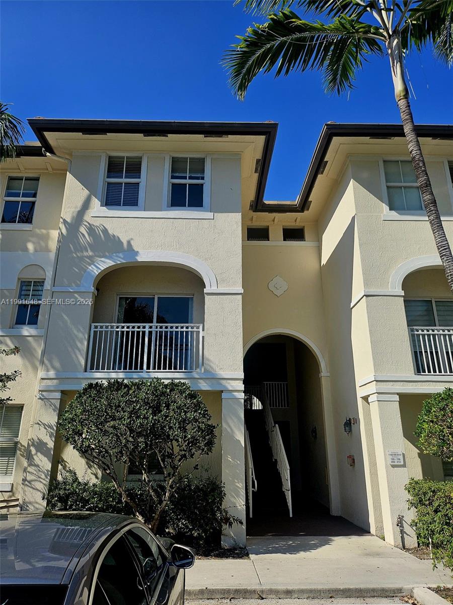 St Mortiz At Doral Condo