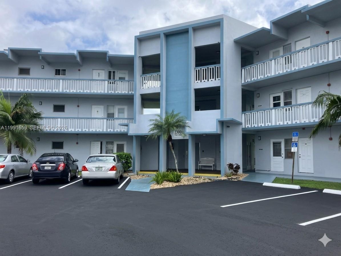 Sheridan Lakes Condo Apts