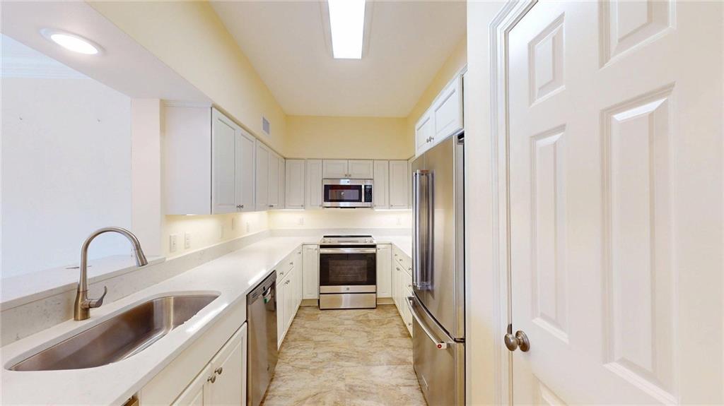 Photo 2 of Condo for sale at 501 Rue St Peter #206, Metairie, LA 70005 | MLS# 2549633 | Listing updated on 2026-09-16