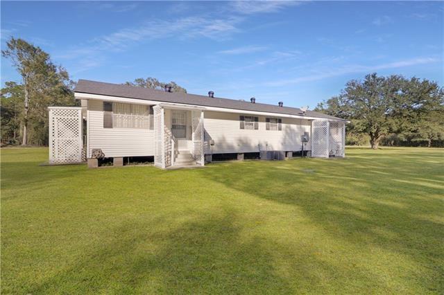 Homes for sale in Covington, LA | 19430 A B Schlumbrecht Rd, Covington, LA 70435 | MLS# 2550286