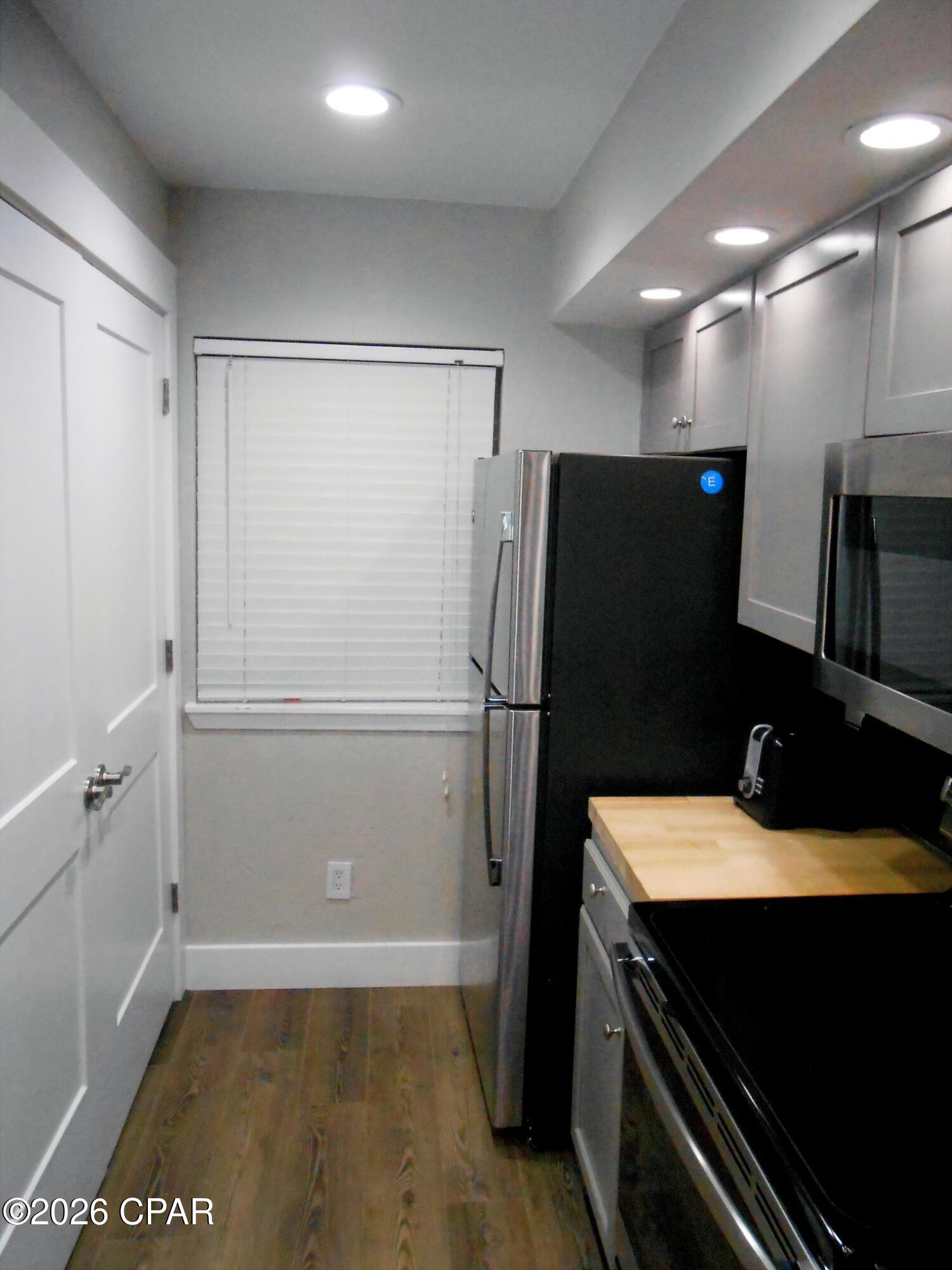 Image 11 For 9011 Us Hwy 98  B705