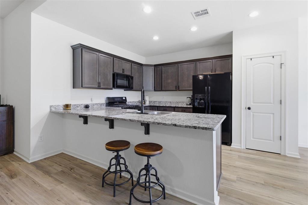 1832 Park Place — photo 5