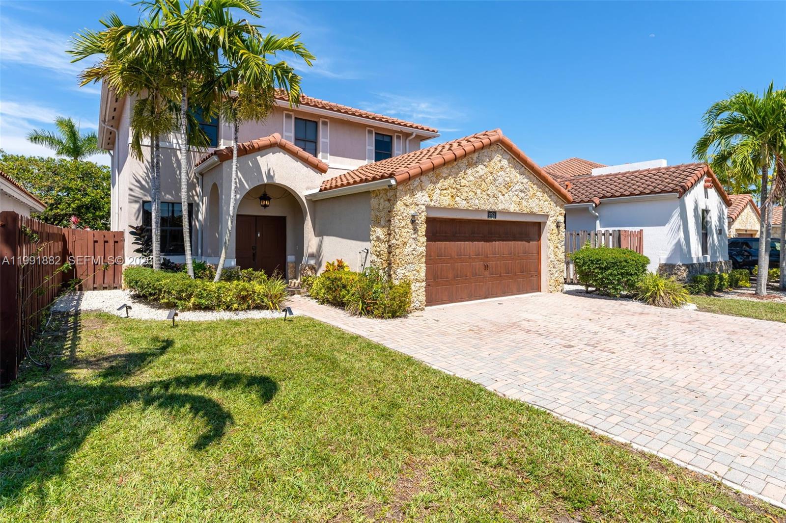 Fontainebleau West North