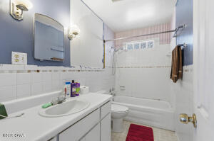 Image 14 For 138 Chicago Avenue