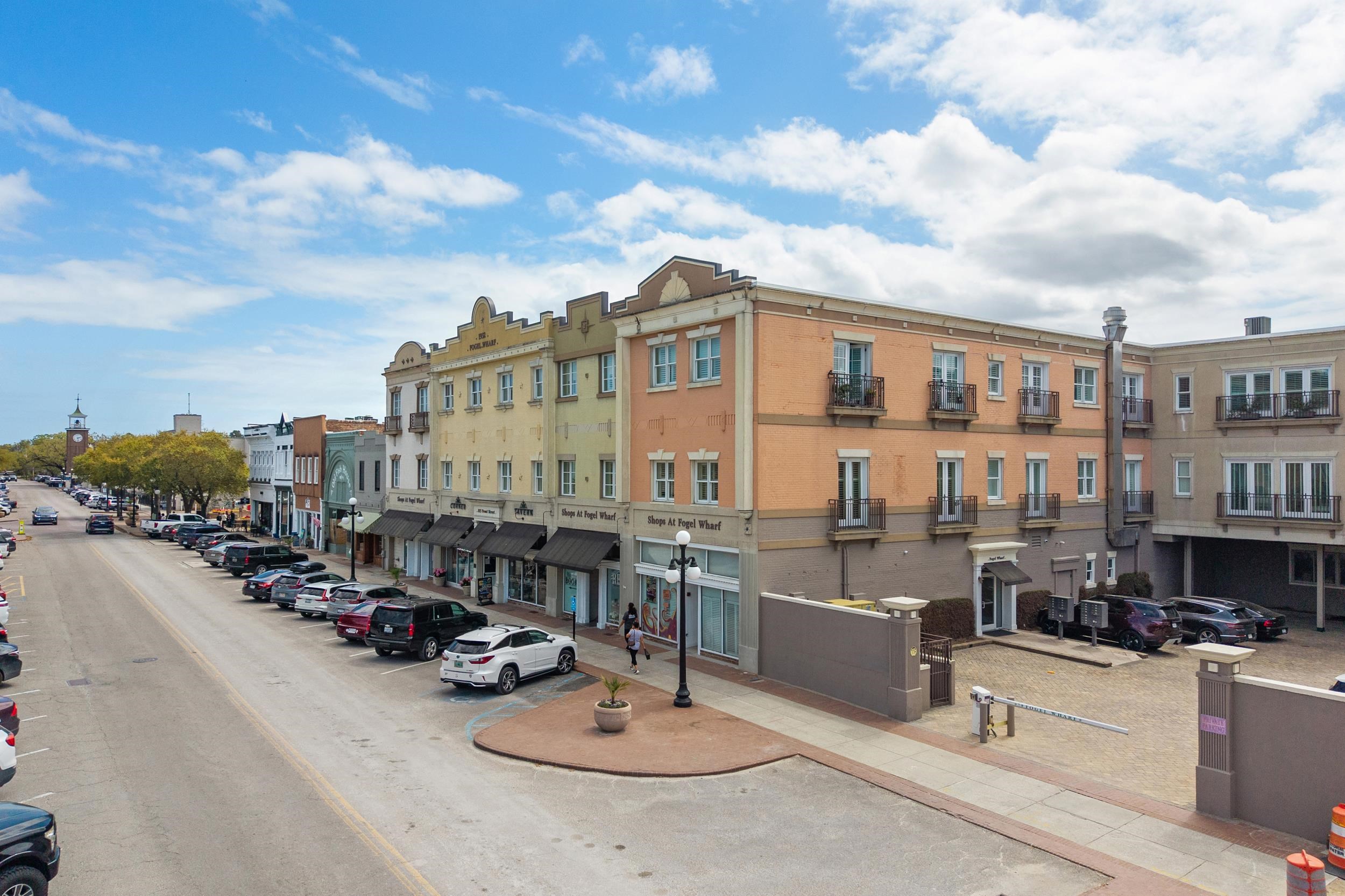 815 Front St. 