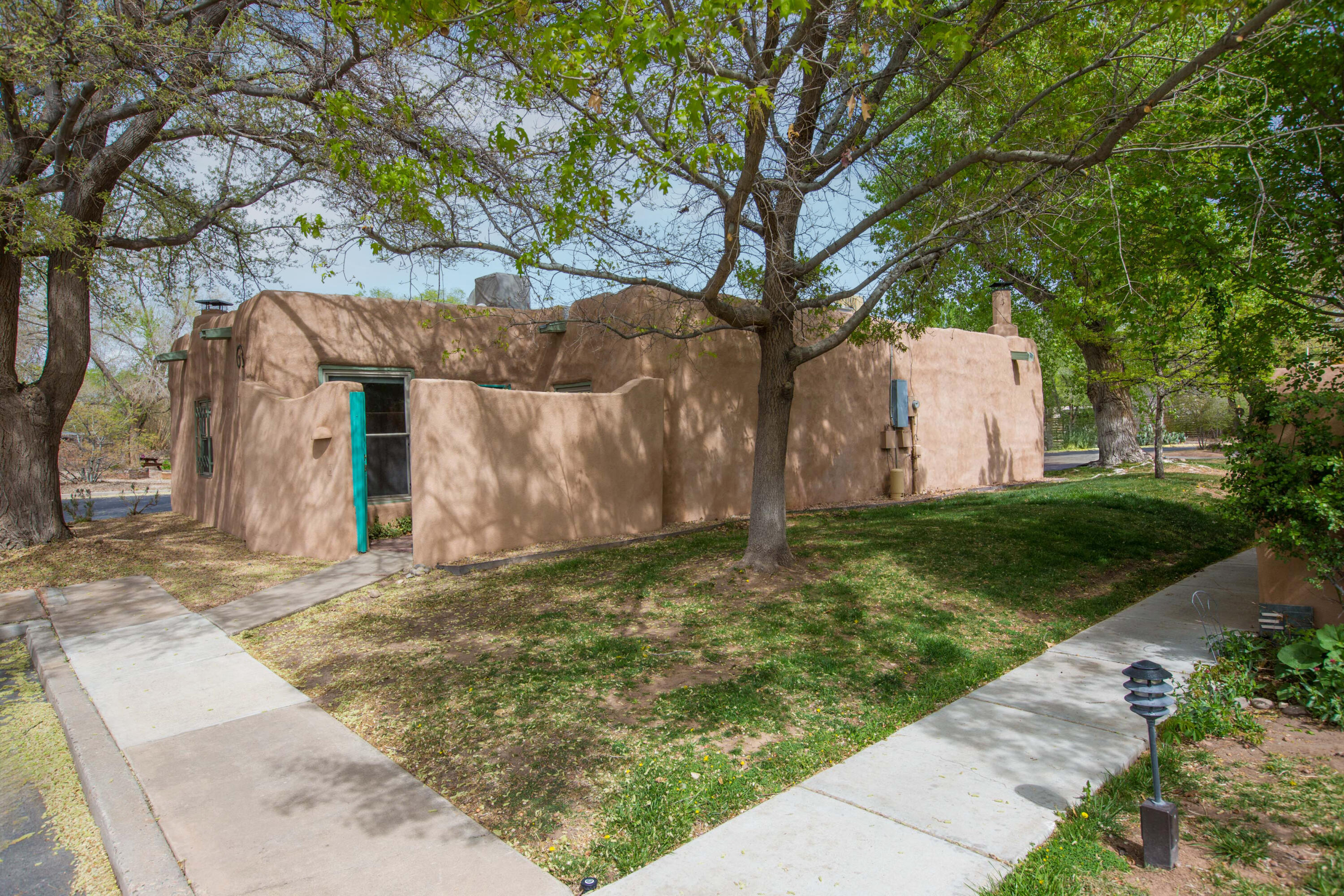 Charming North Valley property in the desirable Cimino Compound, offering comfort, convenience, and a low-maintenance lifestyle. This well-designed 1-bedroom, 1-bath home features a bright, open living space with natural light throughout and an efficient layout ideal for everyday living. Well-maintained community near the Rio Grande River, Bosque, bike trails, and the Flying Star & Bookwork's just across the street. Enjoy your morning coffee in the private courtyard. Amenities include a pool, gym, sauna, clubhouse, dog park, community garden with raised beds (available by sign-up), laundry room, and private access to the Bosque trail. Low utility costs--owner only pays electric, averaging approximately​​&zwnj;​​​​&zwnj;​​&zwnj;&zwnj;​&zwnj;&zwnj;&zwnj;​​&zwnj;&zwnj;​&zwnj;&zwnj;&zwnj;​​&zwnj;&zwnj;​&zwnj;&zwnj;&zwnj; $40/month.