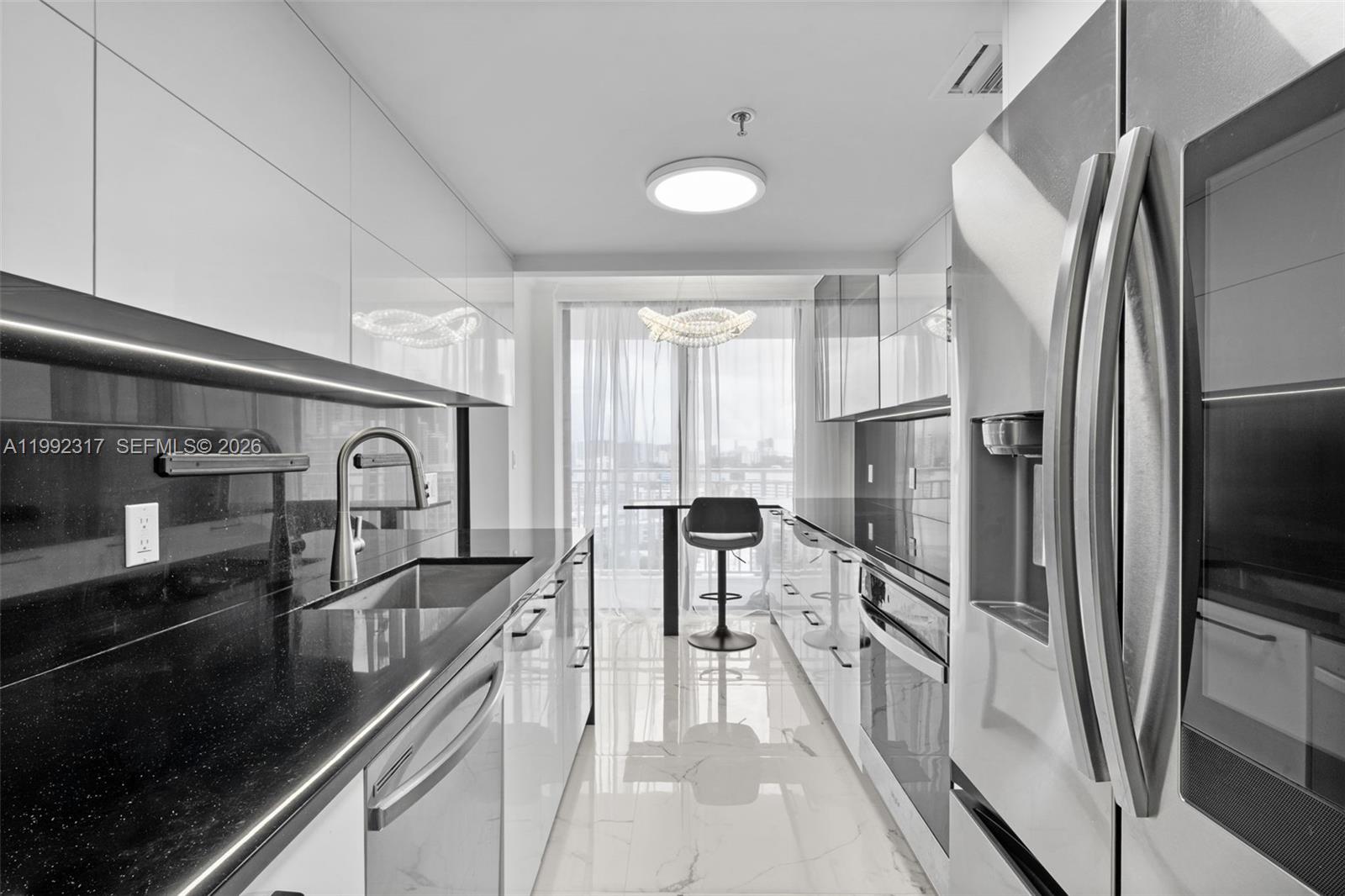 Elegant master bedroom retreat at 210 174th St - Condo in Sunny Isles Beach