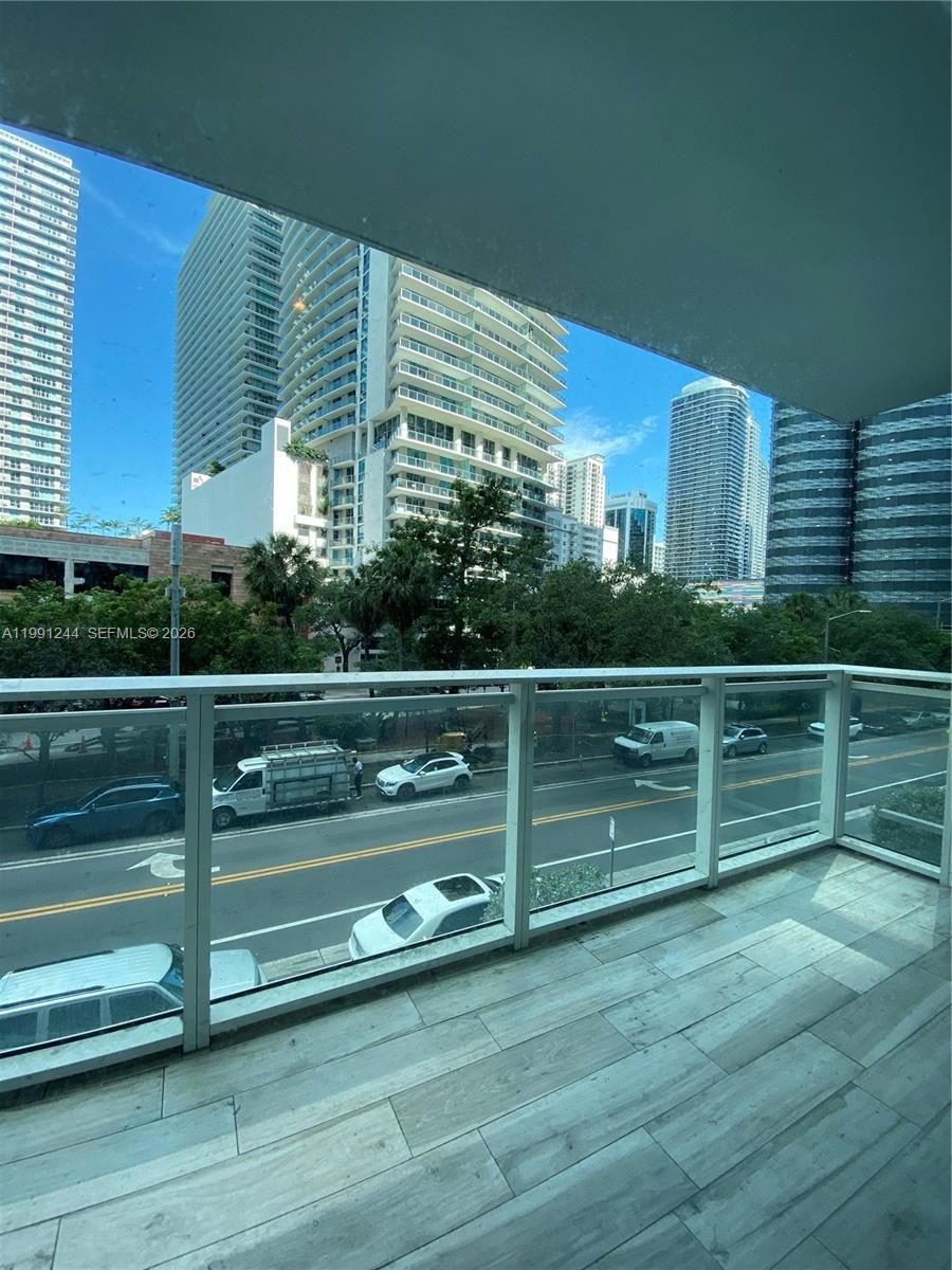Beautiful Studio ,1 bathroom in the heart of Brickell. The Bond's British glamour can be seen through the beautiful details of the building including Terry O'neill's famous photography of british stars, british inspired library and living room with a pool table,BUILDING INCLUDE: POOL AREA WITH BBQ STATIONS, GYM, CHILDREN'S ROOM, GROUND LEVEL RETAIL, 1 PARKING SPACE on the same floor (2nd Floor)