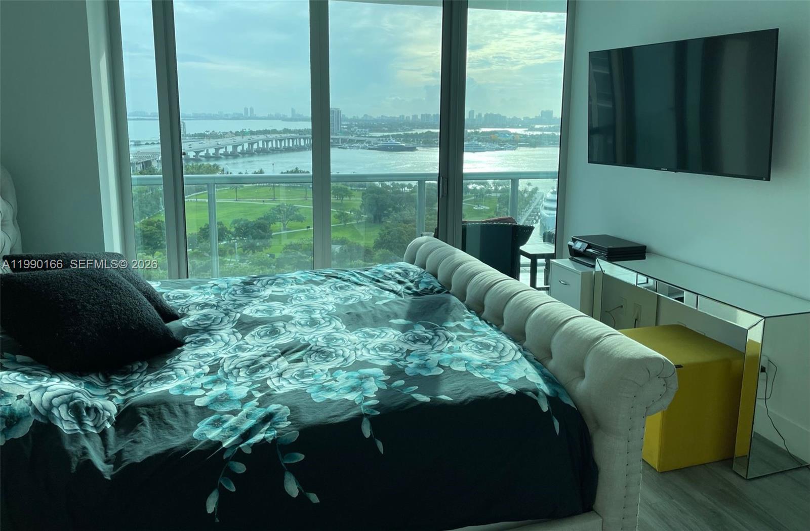 Condo for Sale in Miami, FL