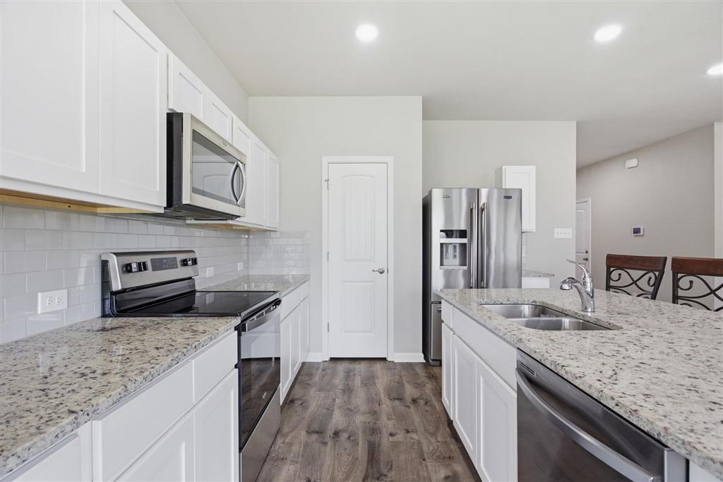 4041 Starling Place — photo 3