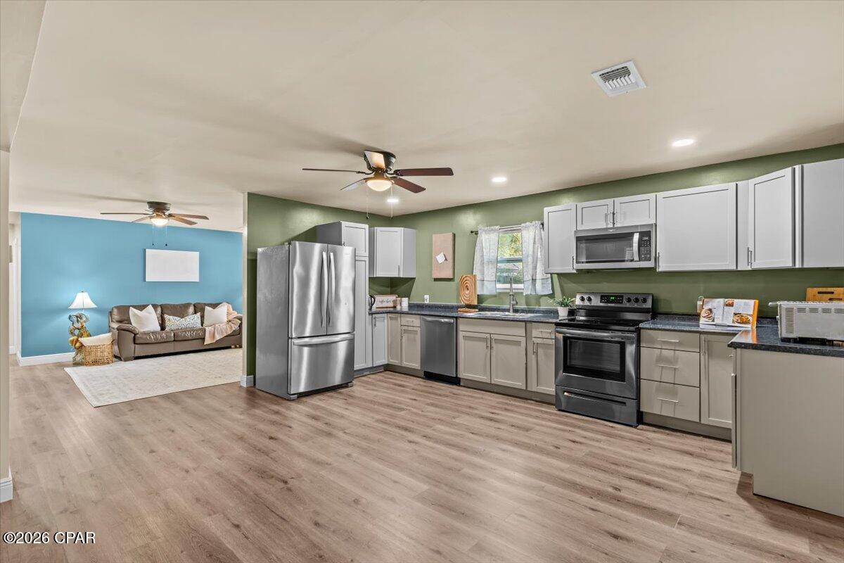 Image 10 For 1021 8th Avenue