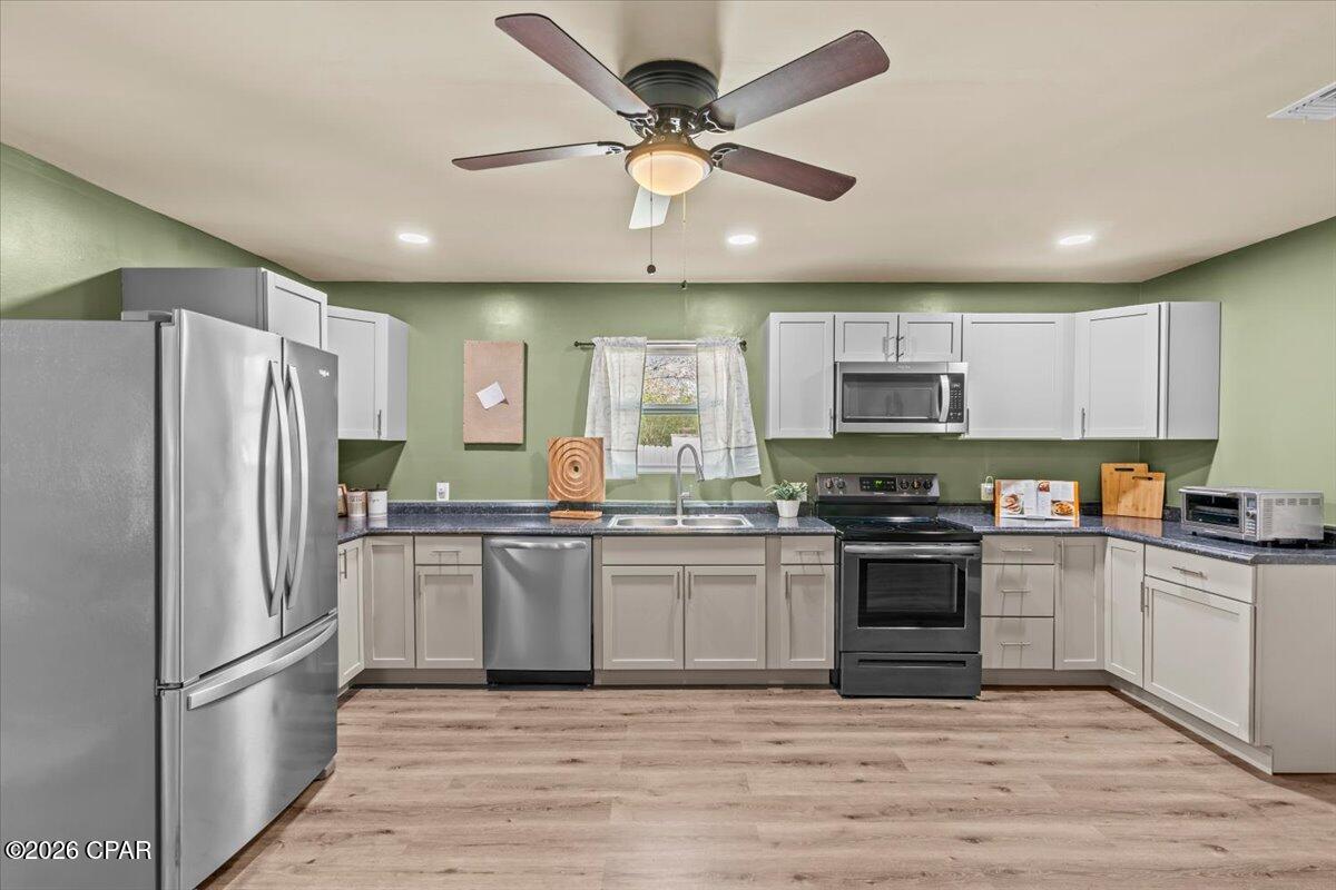 Image 13 For 1021 8th Avenue