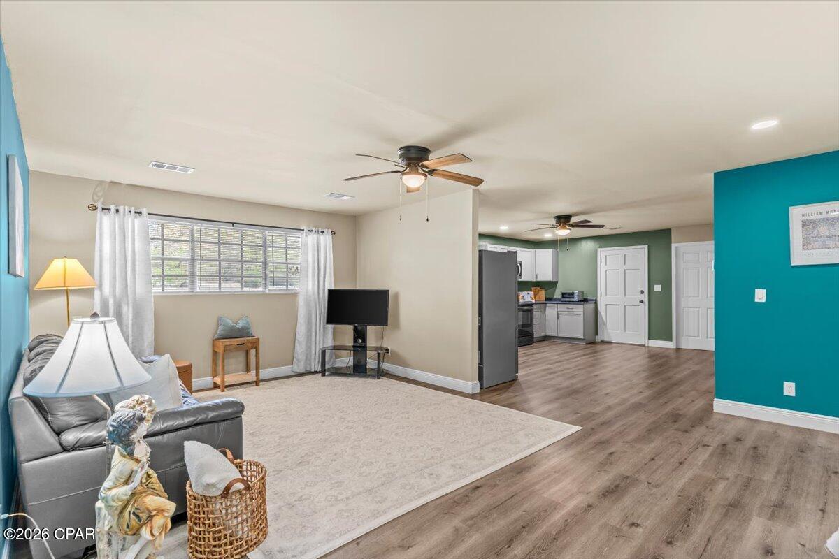 Image 15 For 1021 8th Avenue