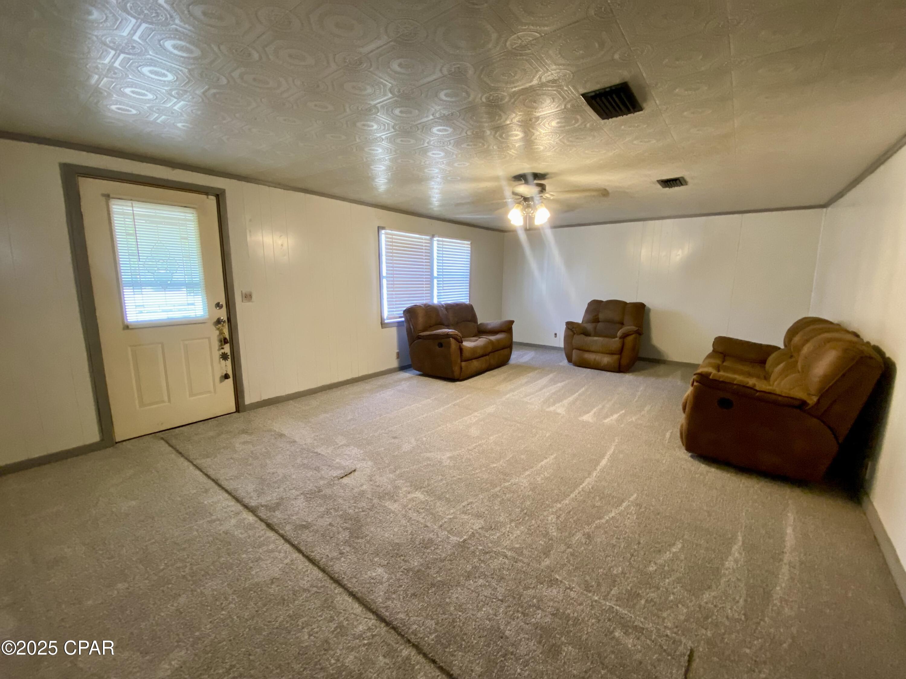 Image 5 For 6913 Broadway Street