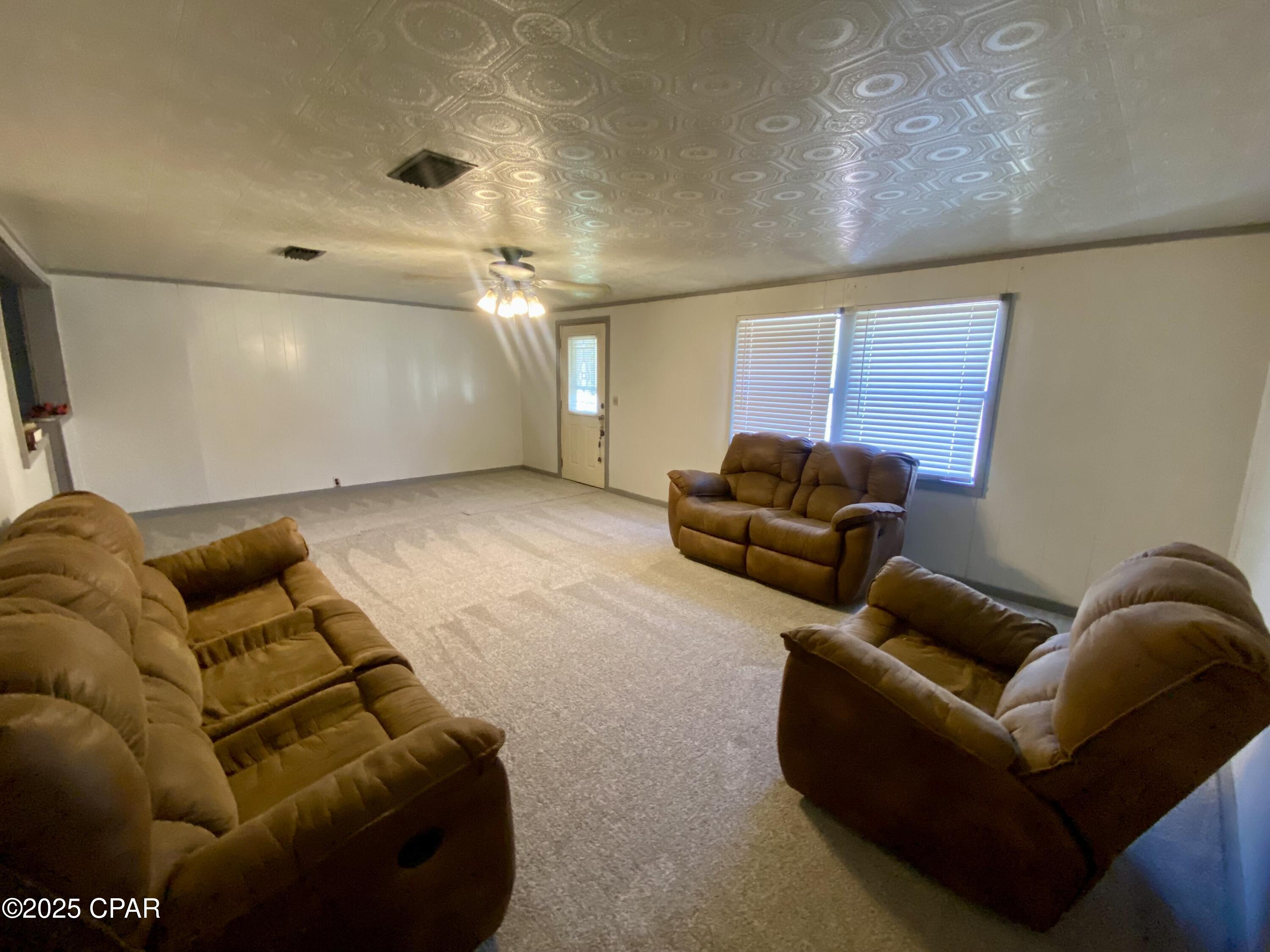 Image 6 For 6913 Broadway Street