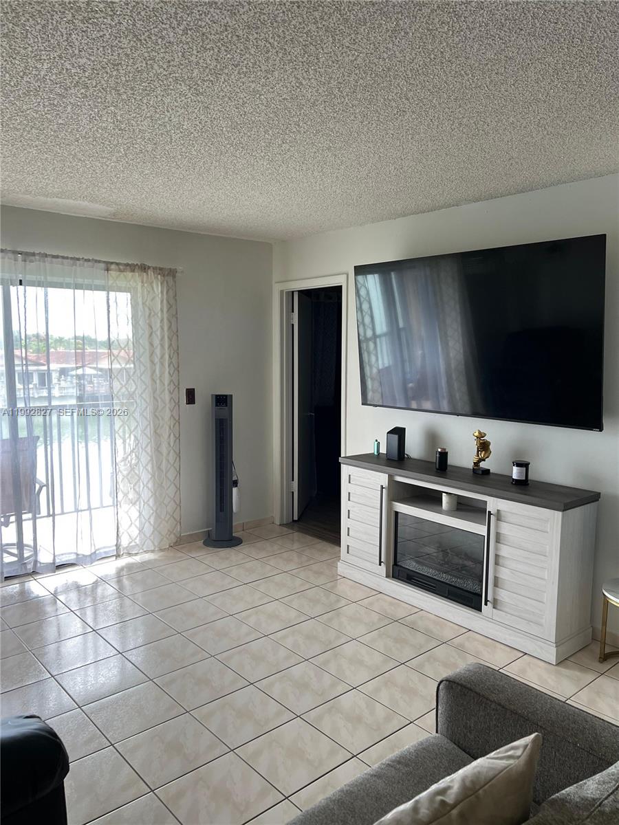 Lago Grande Condo Three C