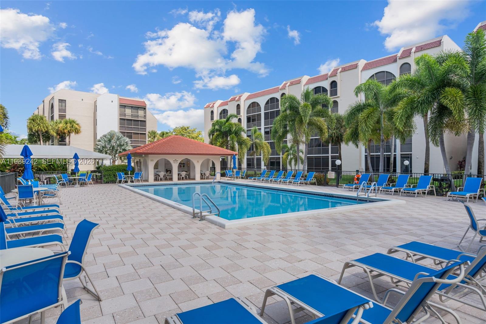 Lakes Of Environ Condo