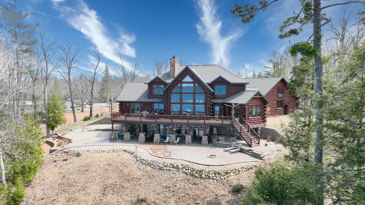 Pelican Lake house picture