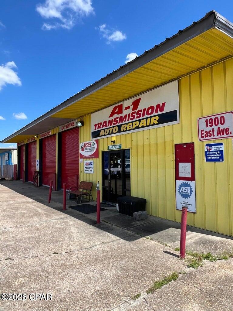 Image 2 For 1900 East Avenue