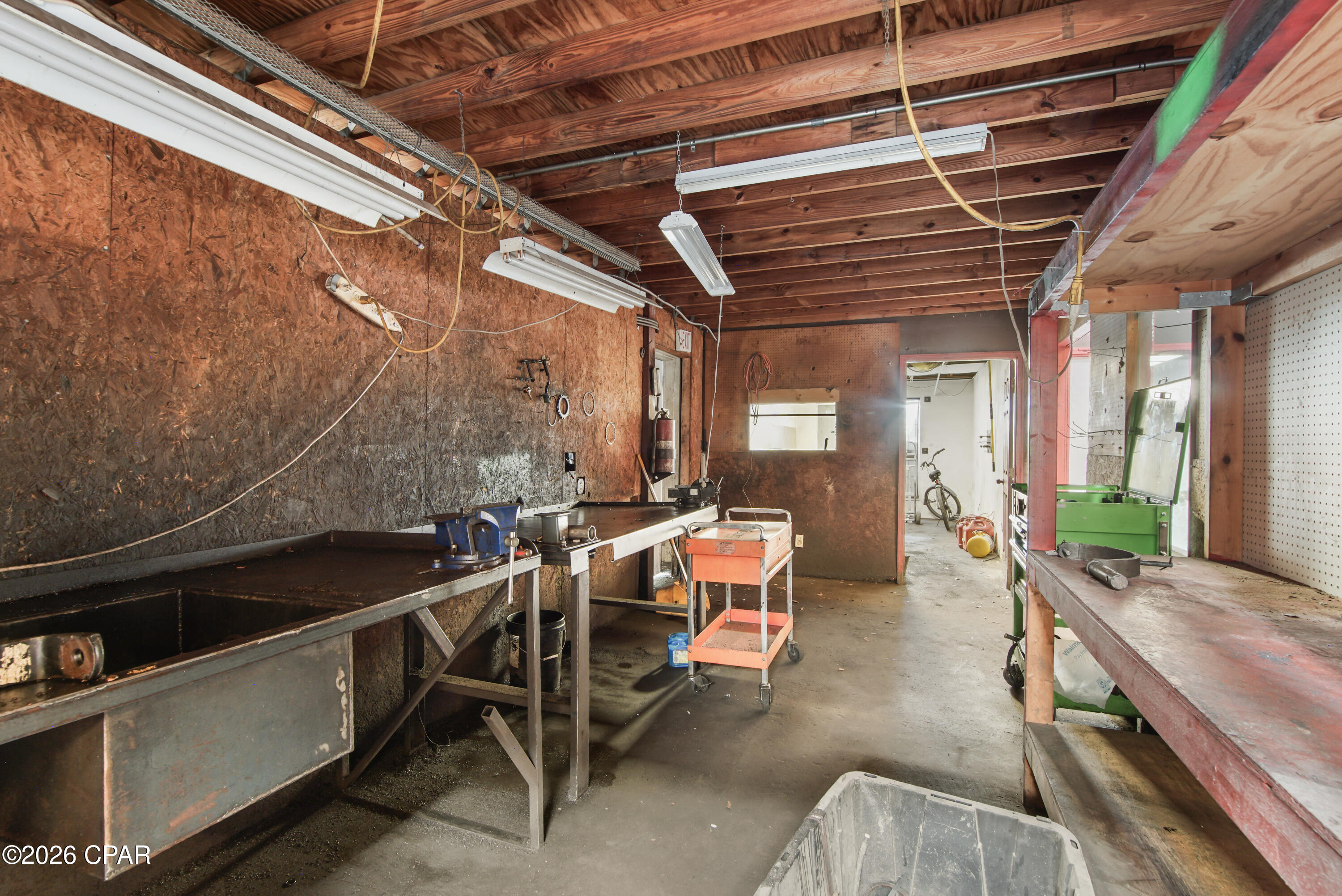 Image 5 For 1900 East Avenue