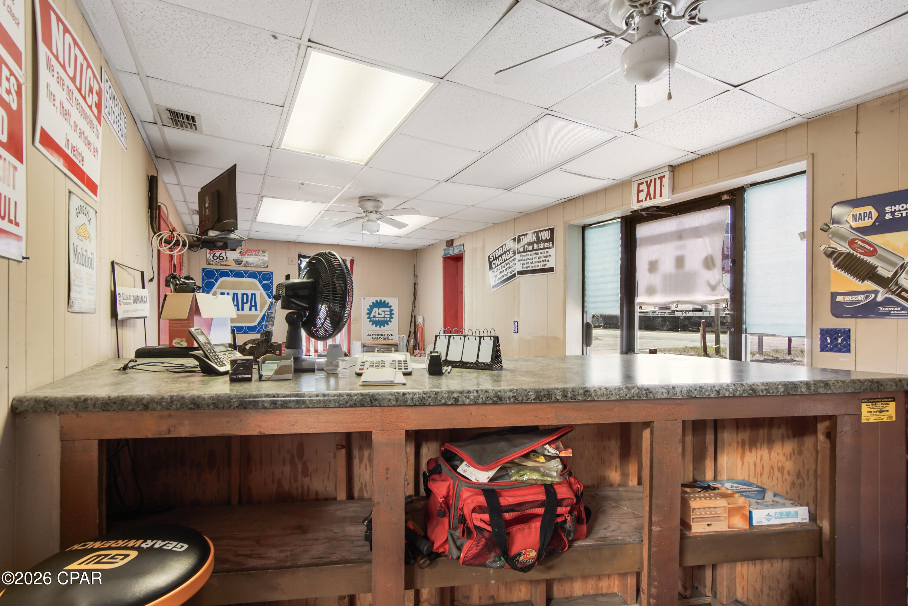 Image 7 For 1900 East Avenue