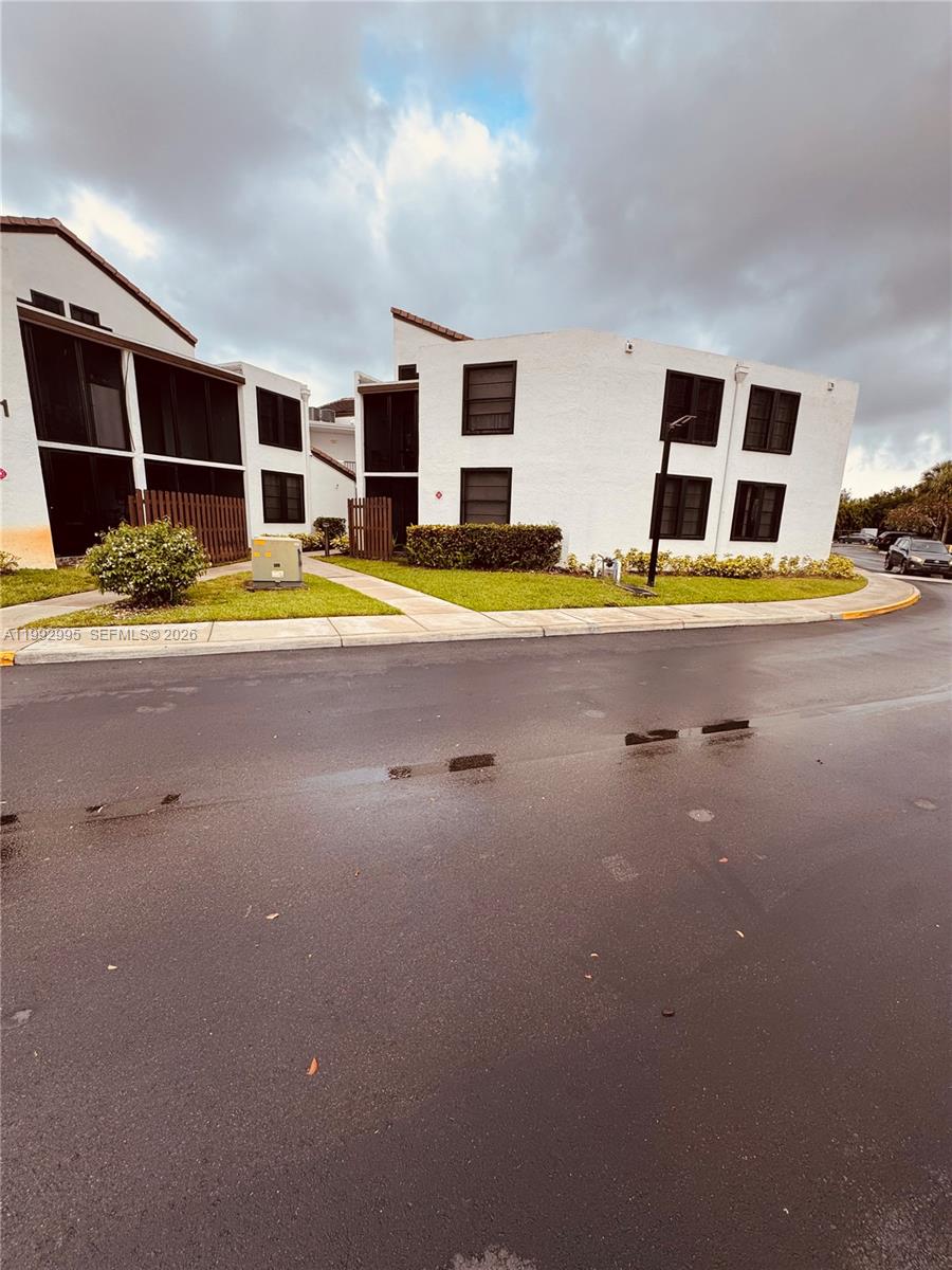 Lake Pointe Condominium N