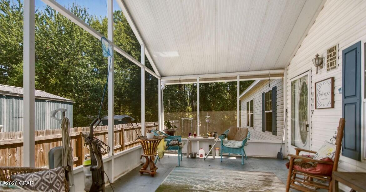 Image 4 For 7127 Beachwood Boulevard