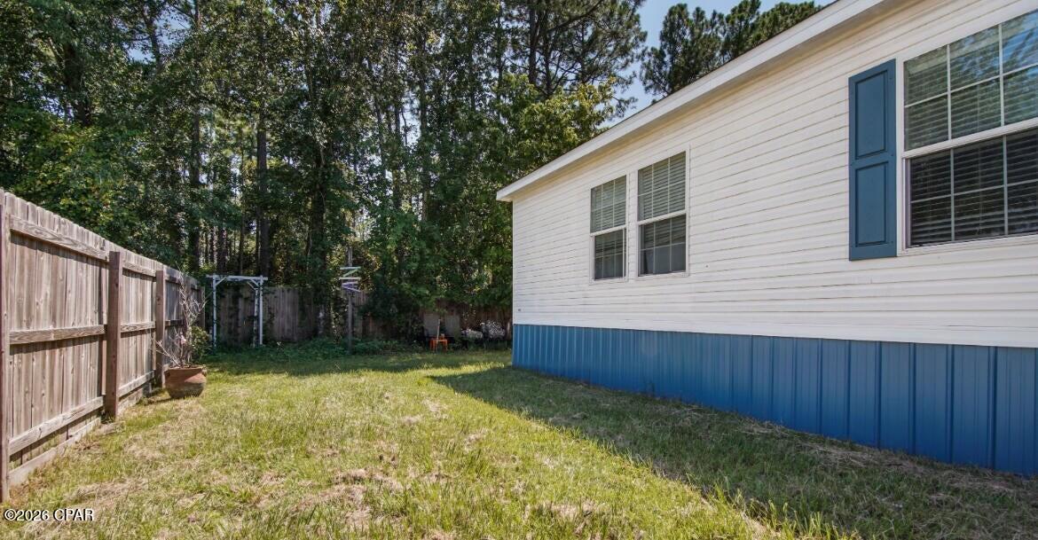 Image 5 For 7127 Beachwood Boulevard