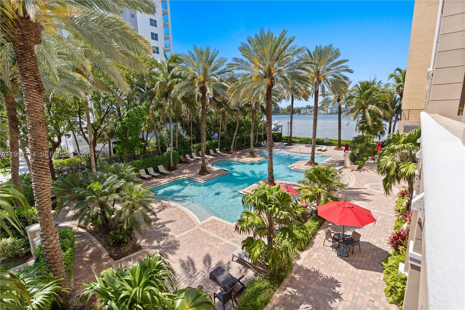 Porto Bellagio Condo