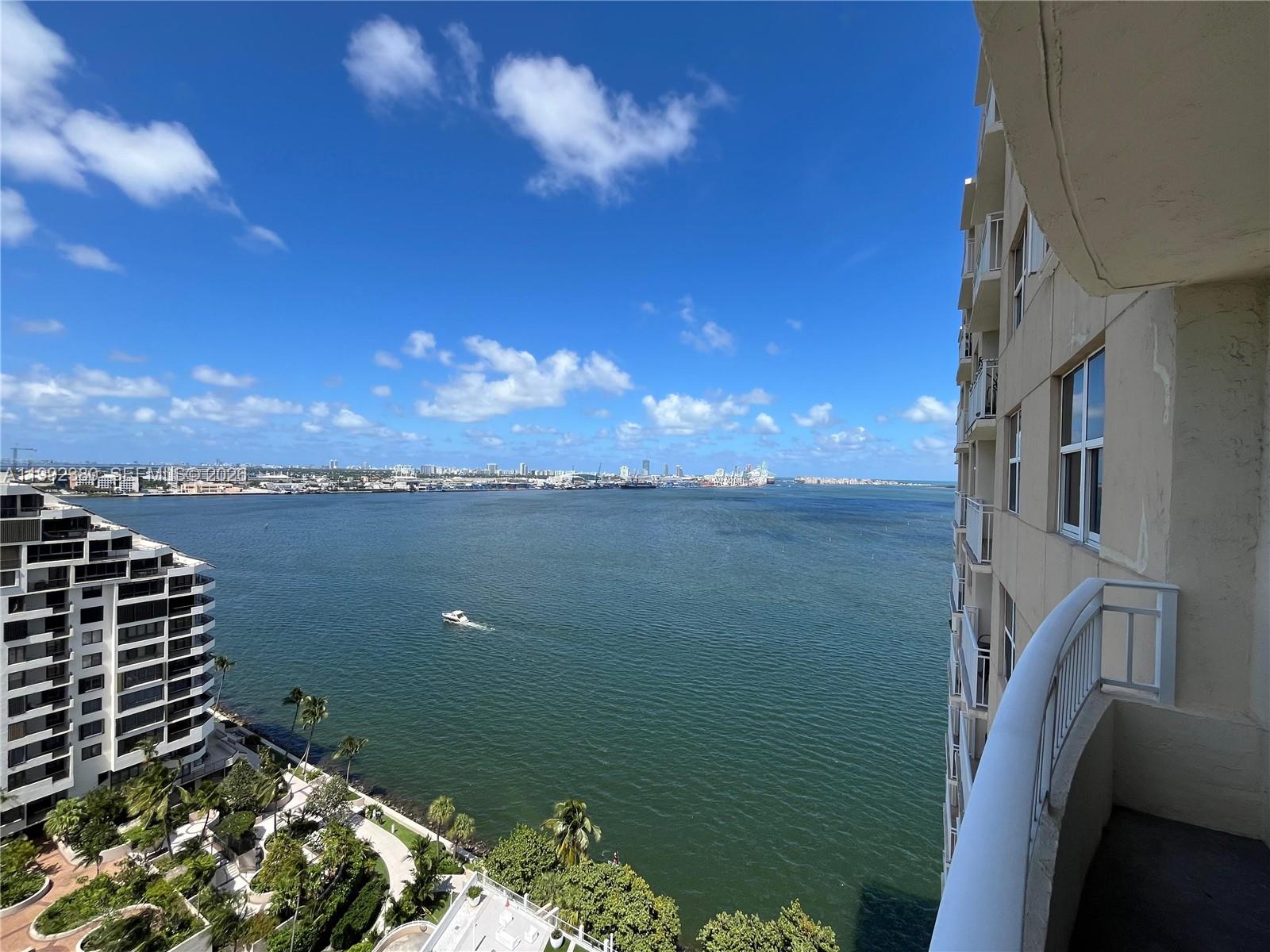 Isola Condo