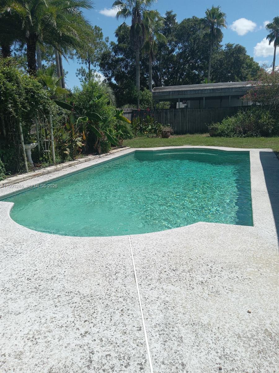 English Estates Unit 01