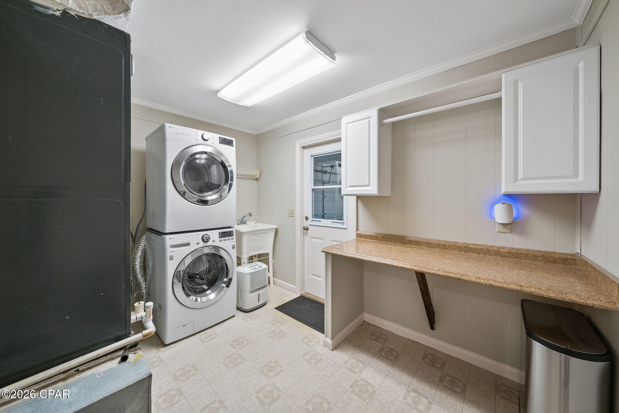 Listing photo id 15 for 4401 Cindy Lane