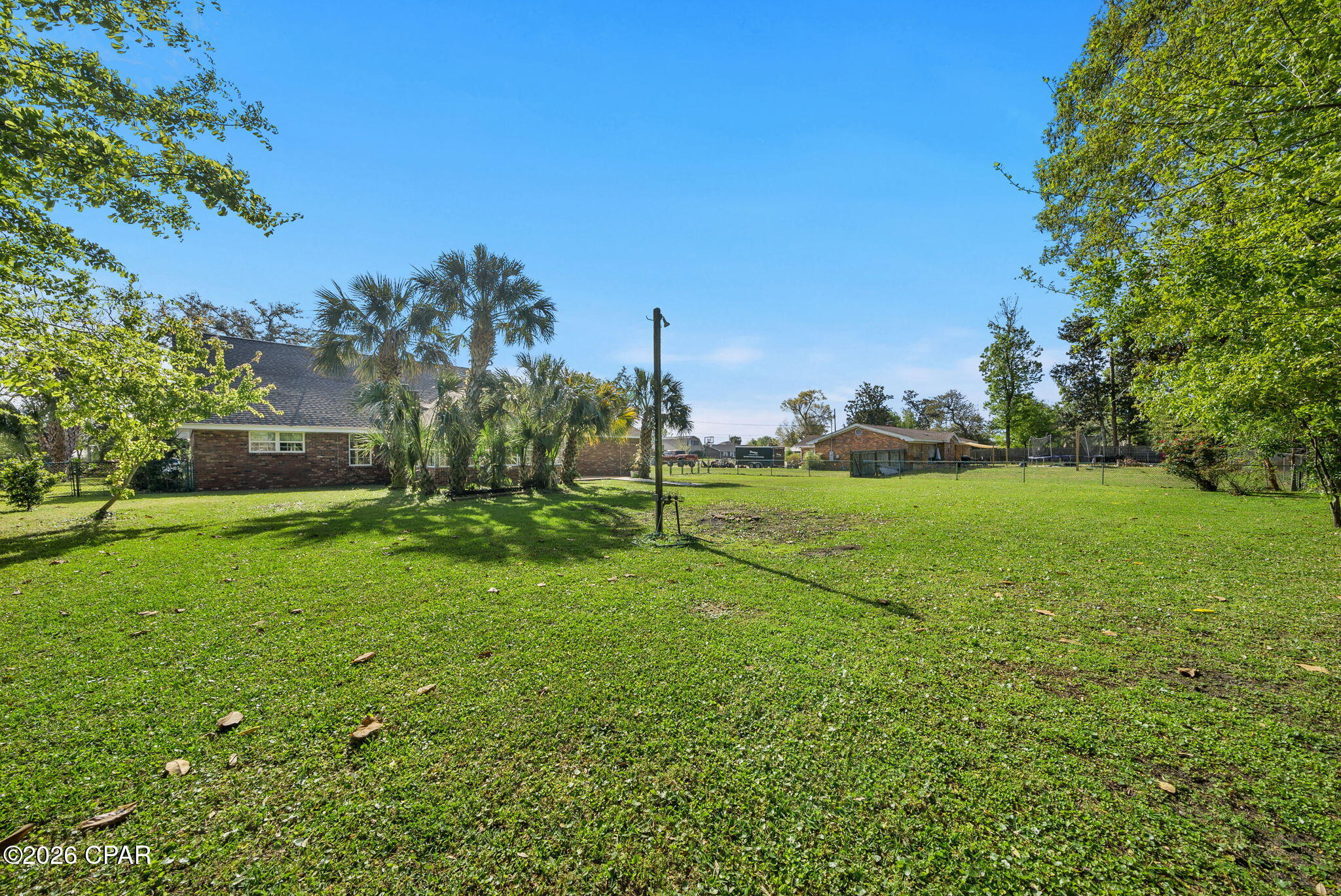 Listing photo id 35 for 4401 Cindy Lane